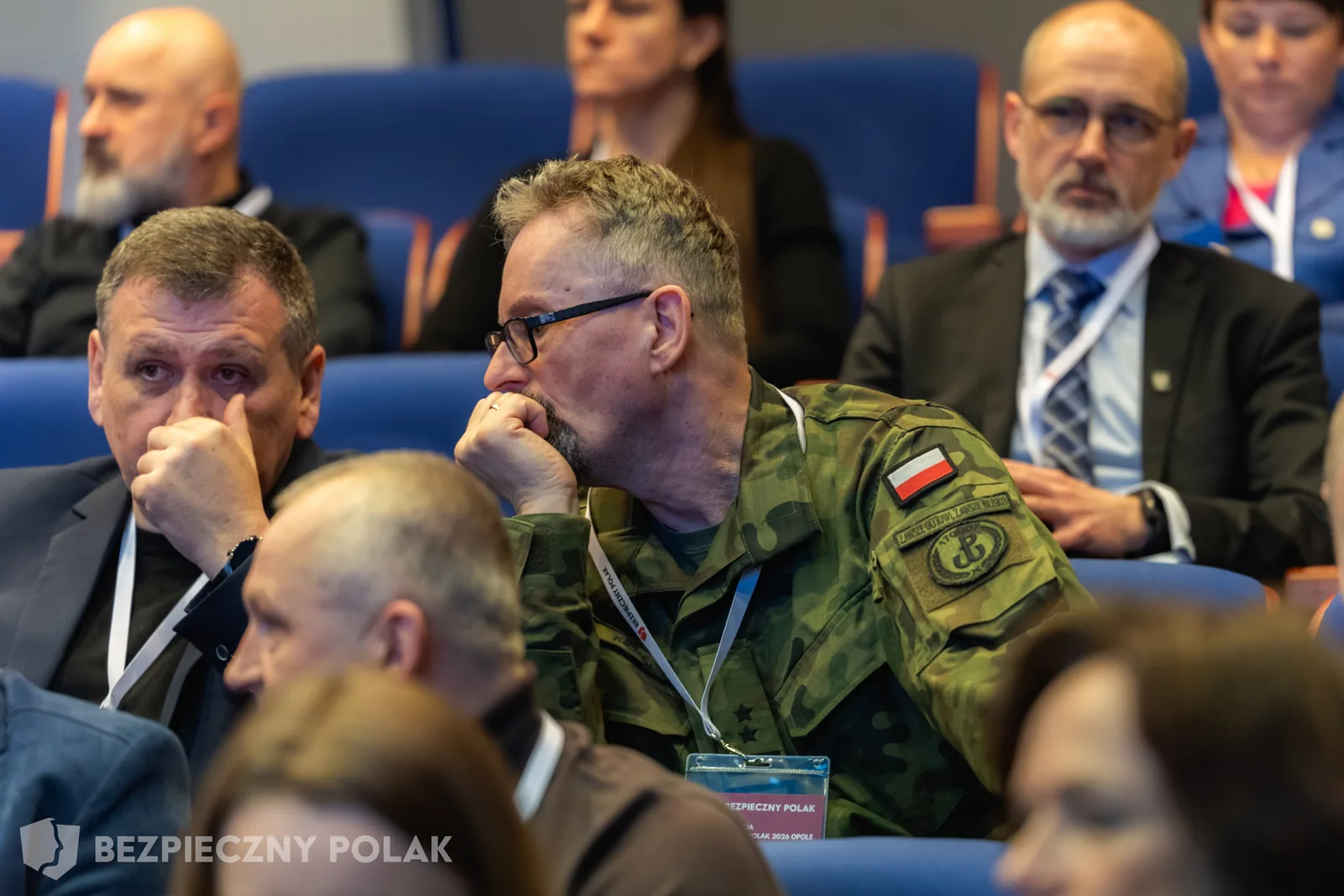 Uczestnicy konferencji słuchają wystąpień.